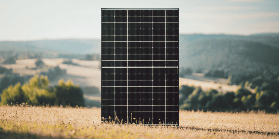 Solaranlage auf Wiese